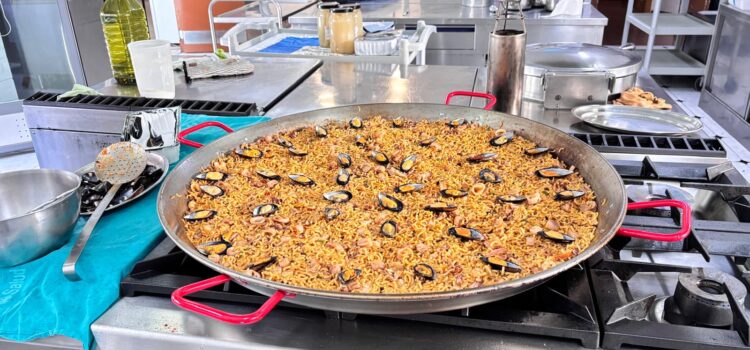 ¡Cómo disfrutaron de la fideuá! ¡Cómo disfrutaron de la fideuá!